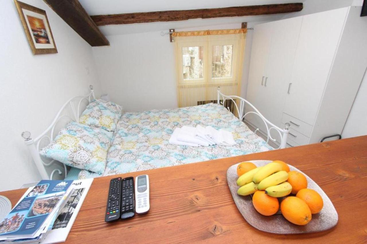 Monte B. Exclusive Apartment ロヴィニ エクステリア 写真