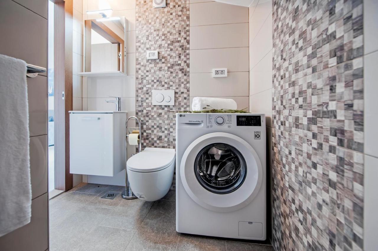 Monte B. Exclusive Apartment ロヴィニ エクステリア 写真