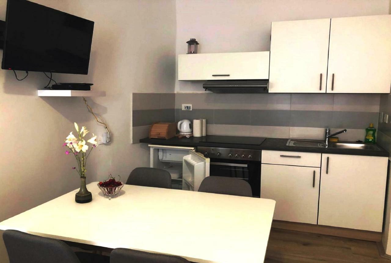 Monte B. Exclusive Apartment ロヴィニ エクステリア 写真