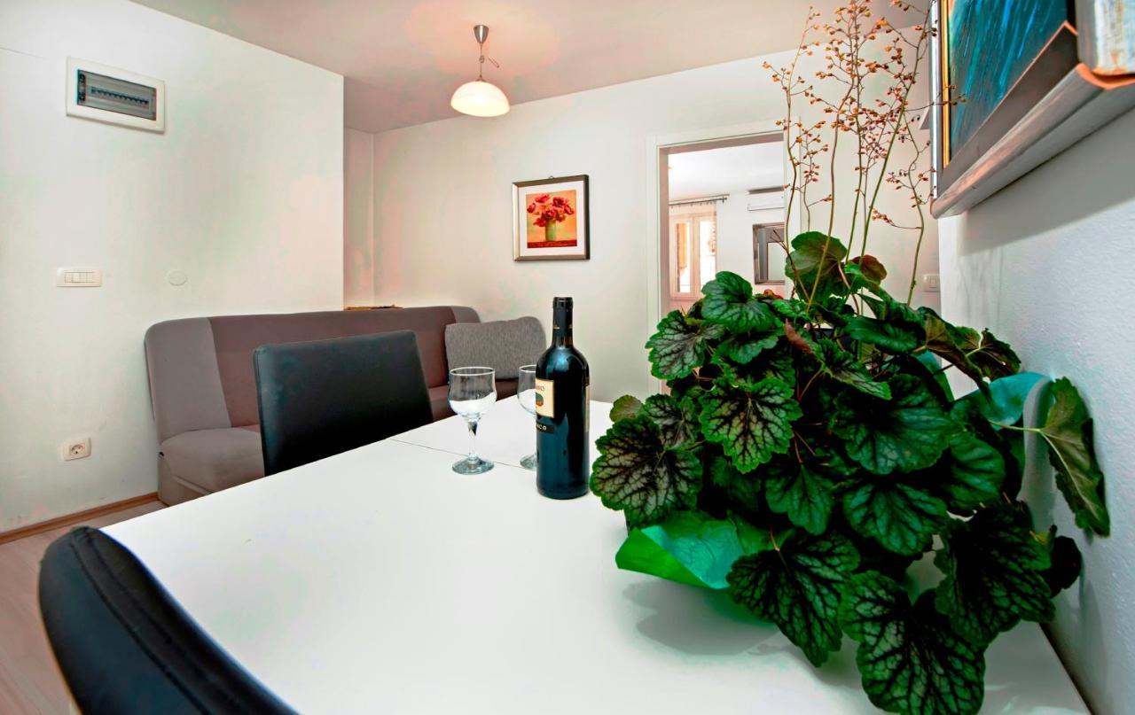 Monte B. Exclusive Apartment ロヴィニ エクステリア 写真